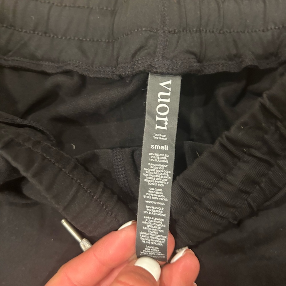 Brand new vuori performance joggers